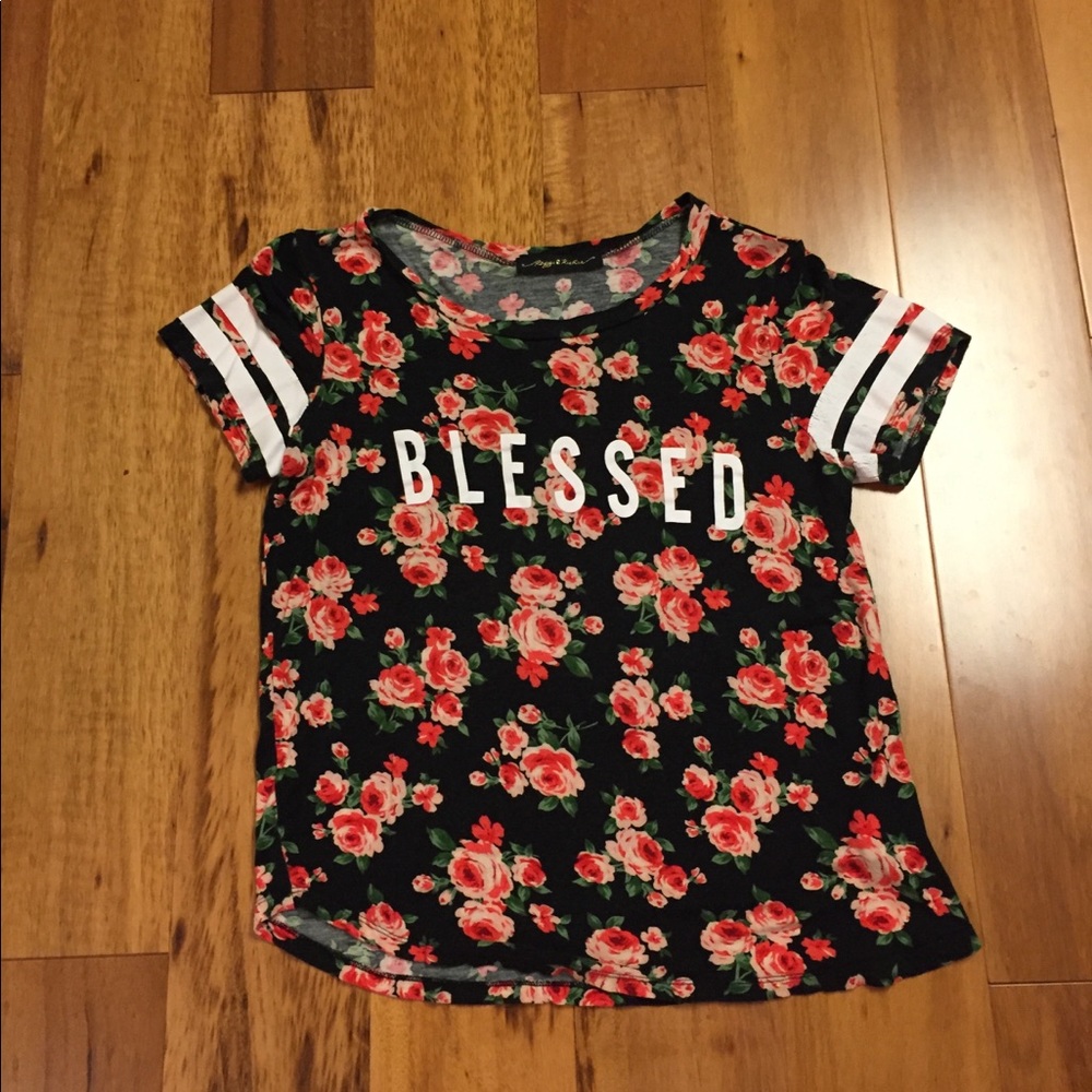 rose Tee shirt 🌹